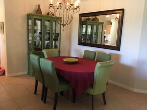 Dining - Charming 2-bedroom house in peaceful Ave Maria with resort ammenities (Ave Maria)