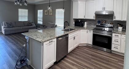 Charming 3-bedroom house with AC in Quinlan