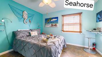 Tabla de planchar con plancha, wifi y ropa de cama