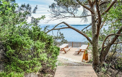 Amazing home in Liarvåg with sauna