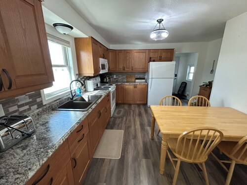 Beautiful 3BR house in the middle of prime hunting and fishing country