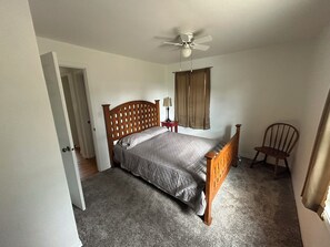 3 bedrooms, internet, bed sheets