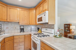 Private kitchen - Close to Beach, 1-bedroom Condo Across from Sand! (Carpinteria)