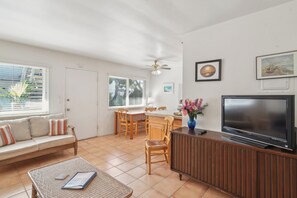 Living area - Close to Beach, 1-bedroom Condo Across from Sand! (Carpinteria)