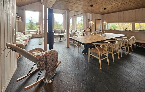 Dining - Nice home in Tinn Austbygd with sauna (Tinn Austbygd)
