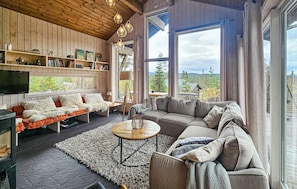 Smart TV, fireplace - Nice home in Tinn Austbygd with sauna (Tinn Austbygd)