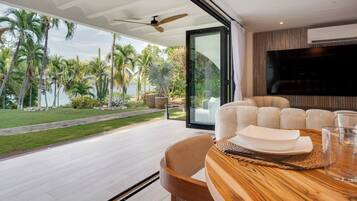 Condo, 2 Bedrooms, Balcony, Ocean View | Outdoor dining