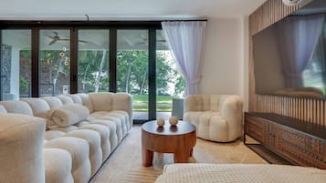 Condo, 2 Bedrooms, Balcony, Ocean View | Living room