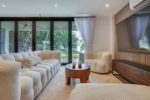Condo, 2 Bedrooms, Balcony, Ocean View | Living room
