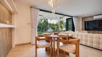 Condo, 2 Bedrooms, Balcony, Ocean View | Dining room