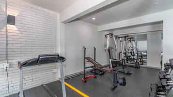 Apartment, 1 Bedroom, Smoking, Balcony | Fitness facility