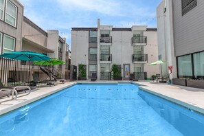 Leilighet, 1 soverom, røyk, balkong | Basseng | Utendørsbasseng