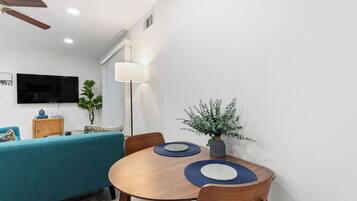 Apartment, 1 Bedroom, Smoking, Balcony | Living room