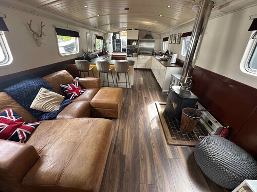 Selene - Luxury Houseboat Experience