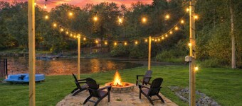 Lakemore by SoCharm | Sleeps 18 | Indoor pickleball