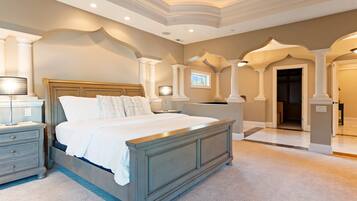 7 slaapkamers, een bureau, een strijkplank/strijkijzer, gratis wifi