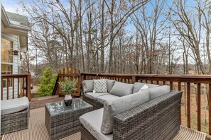 Terrace/patio - Sleeps 12 | 2 King beds w/ Gym, Ping-Pong, Arcade, BBS Spartanburg & Greenville (Boiling Springs)