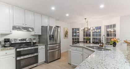 Sleeps 12 | 2 King beds w/ Gym, Ping-Pong, Arcade, BBS Spartanburg & Greenville