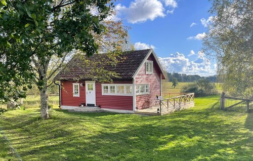 Beautiful home in Askersund