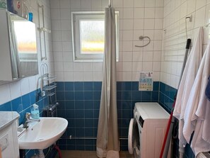 Apartamento clásico, vistas a la ciudad | Baño
