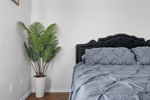 4 habitaciones, tabla de planchar con plancha y wifi