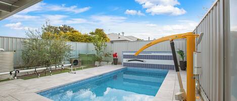 Piscine extérieure, piscine chauffée