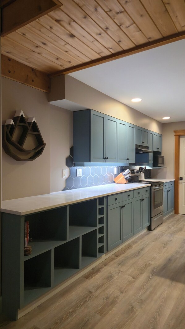 Microwave, oven, stovetop, dishwasher