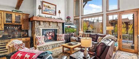 Télévision, cheminée