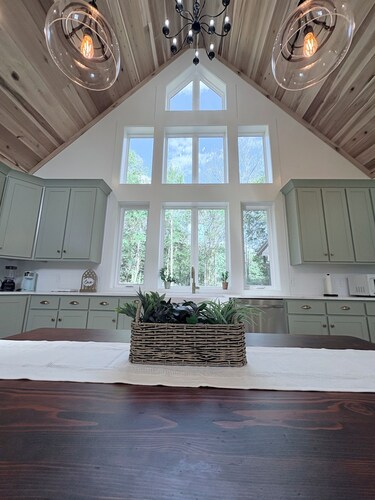 3-Bedroom House in Peaceful Watertown with Gorgeous Kitchen