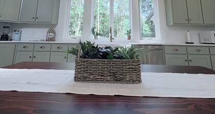 3-Bedroom House in Peaceful Watertown with Gorgeous Kitchen