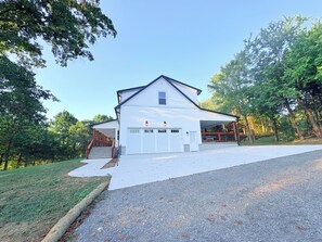 Exterior - 3-Bedroom House in Peaceful Watertown with Gorgeous Kitchen (Watertown)