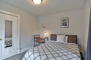 3 bedrooms, desk, free WiFi, bed sheets