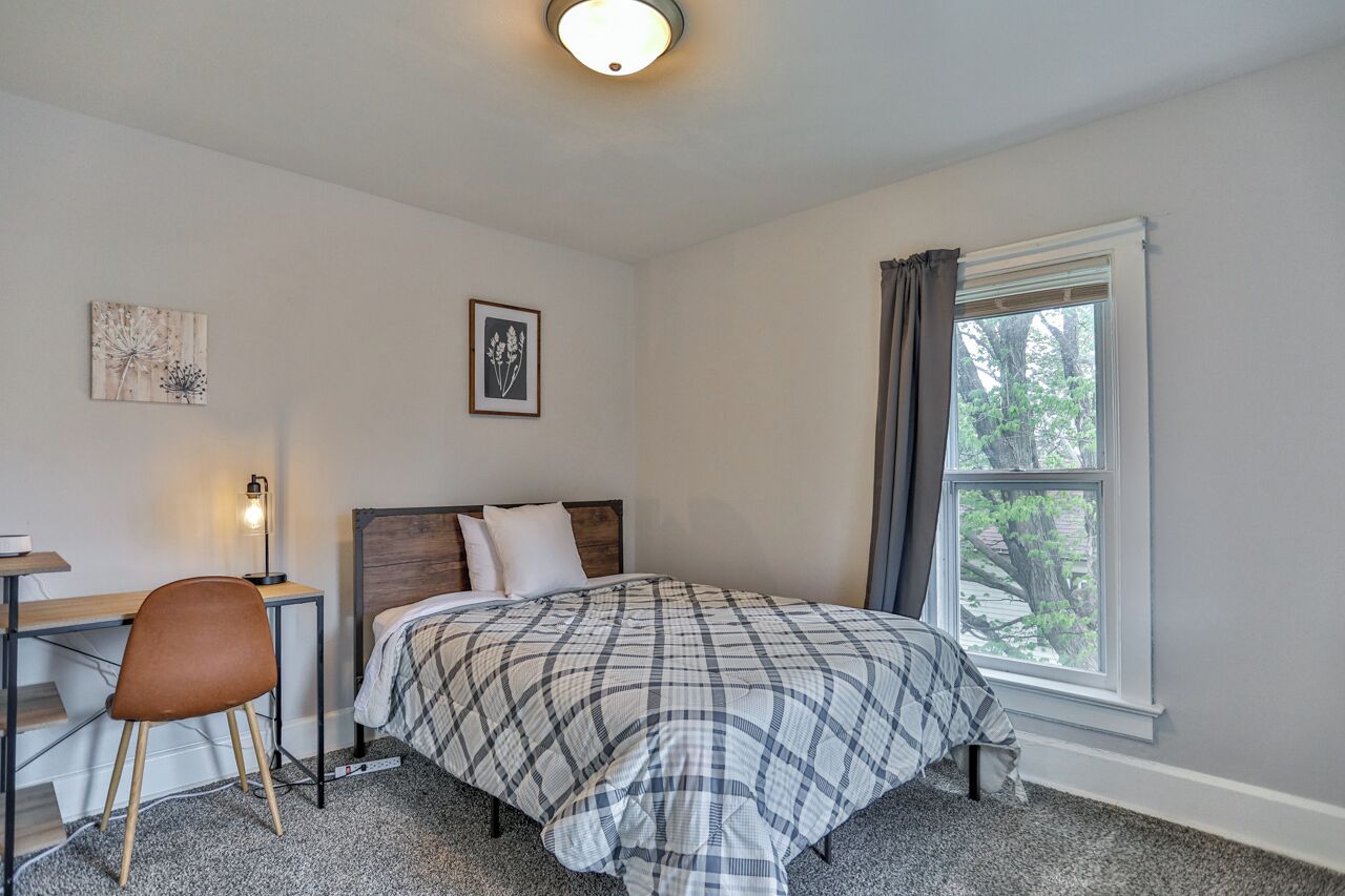 3 quartos, escrivaninha, Wi-Fi de cortesia, roupa de cama