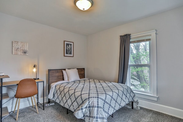 3 bedrooms, desk, free WiFi, bed sheets
