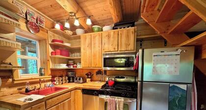 Steele Haven Cozy Cabin