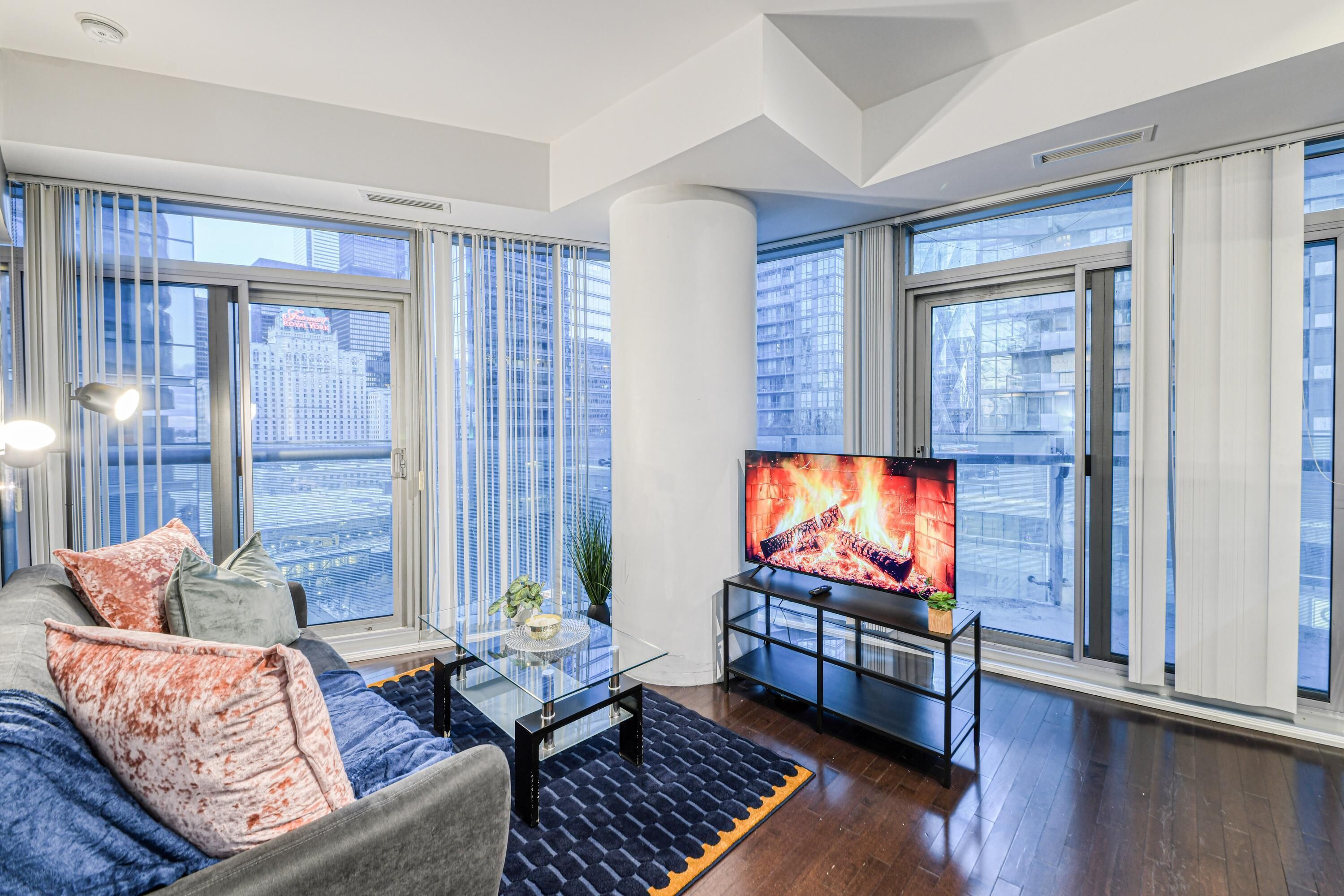 Classic-huoneisto, 1 keskisuuri parisänky, kaupunkinäköala | Oleskelualue | Älytelevisio