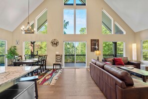 Smart-TV, peis, fotballspill og bordtennis