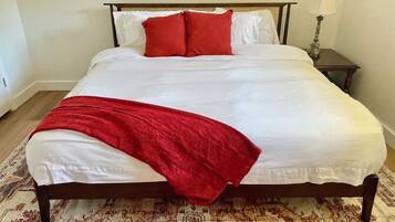 3 soverom, strykejern/-brett, wi-fi og sengetøy