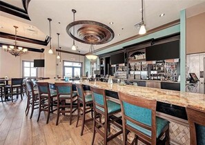 Bar (on property) - Resort style lakefront condo in River Strand - Golf membership included - Florida Sunshine (Bradenton)