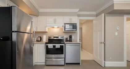 Stylish Home in Vancouverâs West Side - Near YVR+DT