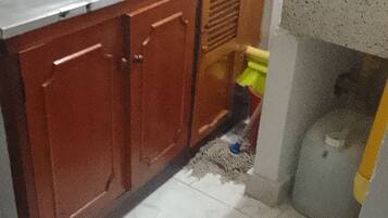 Fridge, stovetop