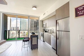 Fridge, microwave, oven, stovetop