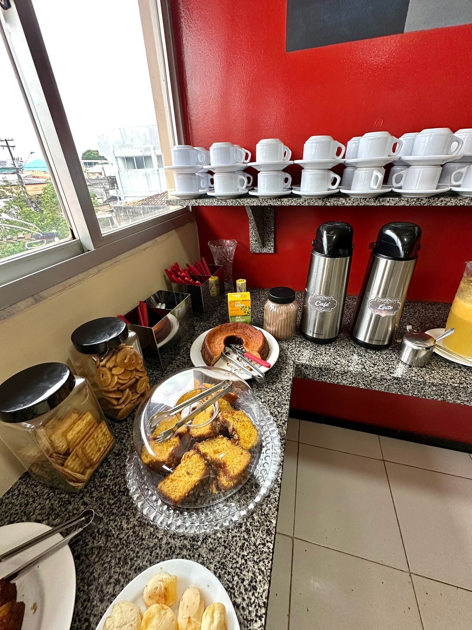Desayuno de autoservicio incluido todos los días