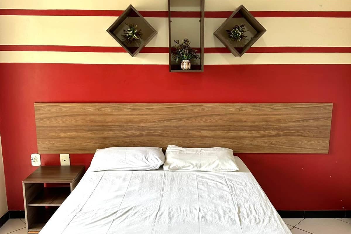 Standard-Doppelzimmer, Balkon, Stadtblick | Schreibtisch, laptopgeeigneter Arbeitsplatz, kostenloses WLAN