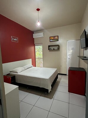 Habitación doble estándar de uso individual, balcón | Escritorio, espacio para trabajar con laptop y wifi gratis 