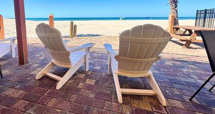 Beach & Relaxation, 2BR, Family + Dog Friendly