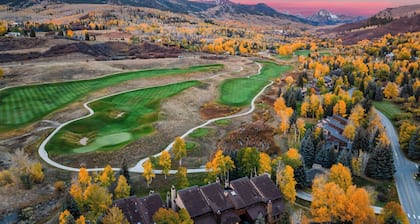 Steps From Snowmass Village Fireplace, Firepit & Mountain Views Aspen Glow Retreat by Avantstay