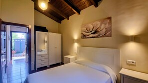 1 bedroom, travel cot, free WiFi, bed sheets