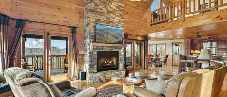 TV, lareira, pebolim, mesa de pingue-pongue