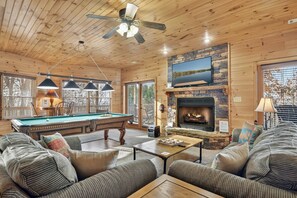 Televisión, chimenea y tenis de mesa 